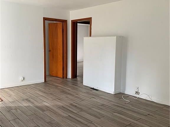 5th image of 7799 Dennis Dr
