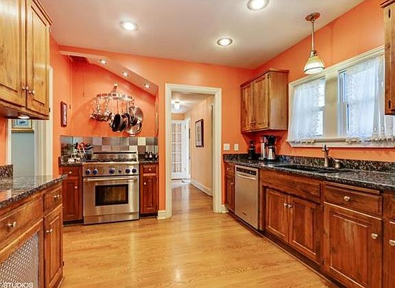 5th image of 650 E 116th St