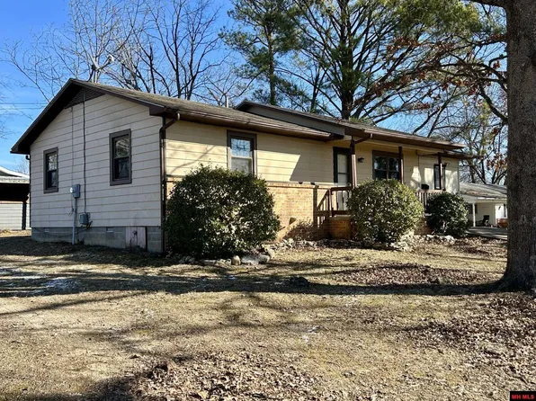 227 W 6th St, Mountain Home, AR 72653