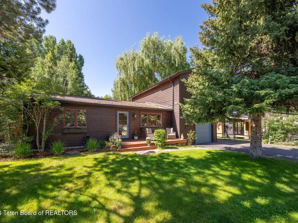 295 Crabtree Ln, Jackson, WY 83001