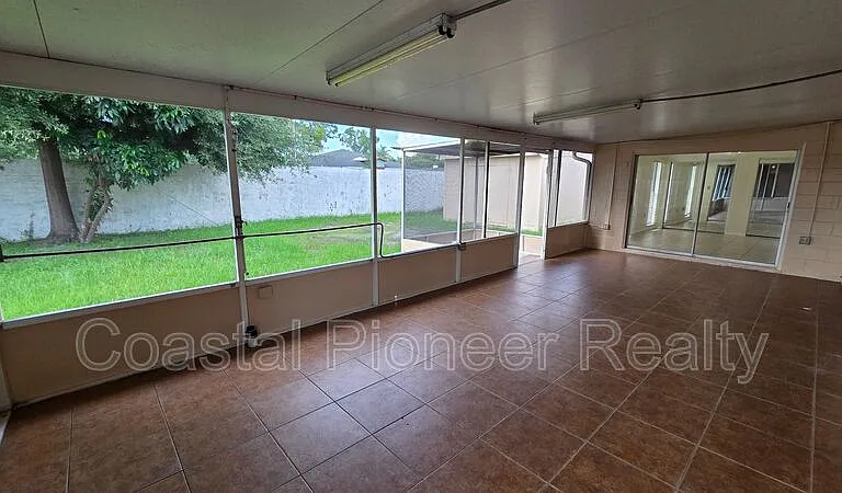4817 Cypress Tree Dr — Photo 29