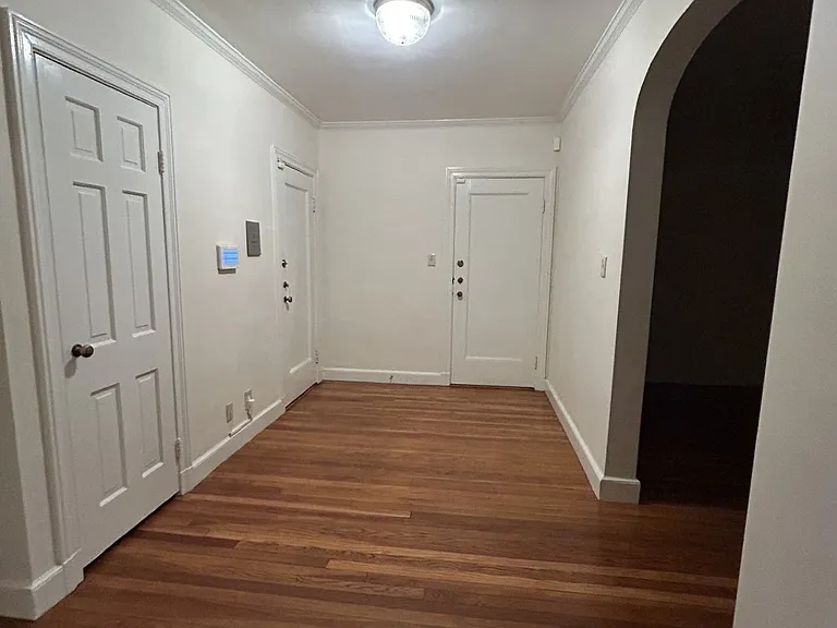 60 Sutherland Rd #1 — Photo 18