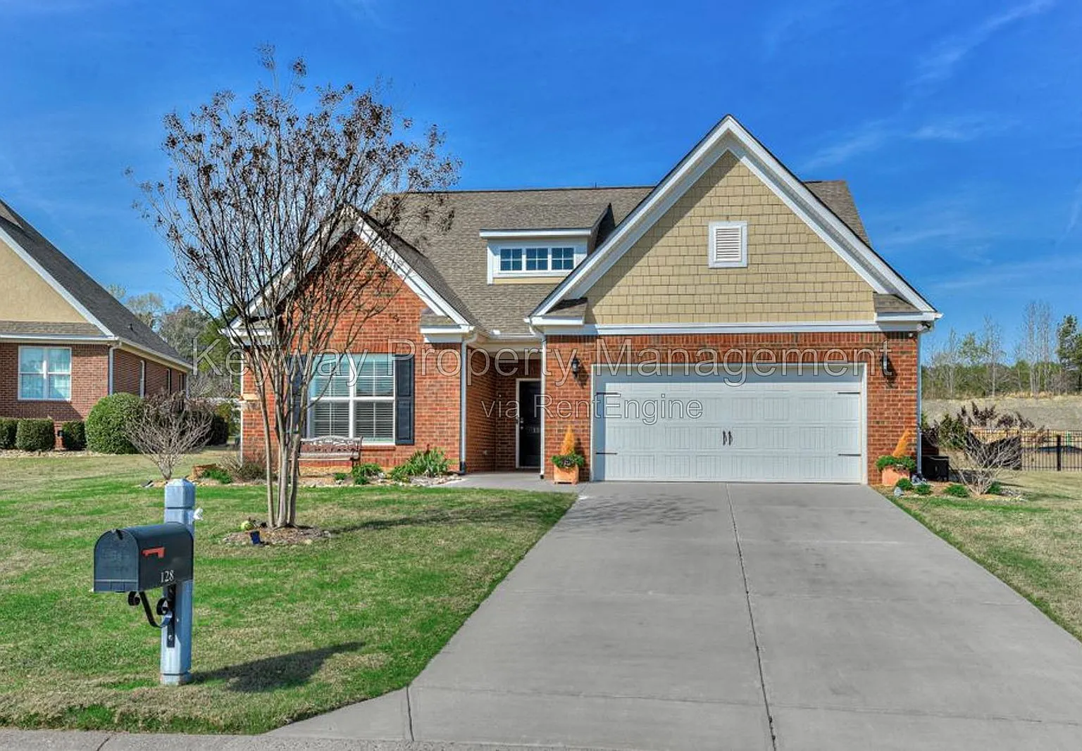 3 bed, 2.0 bath, 2519 sqft, $2,785 — Photo 1