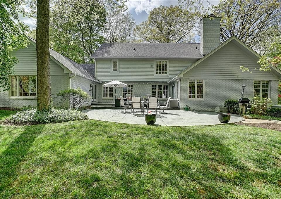 2nd image of 11815 Forest Dr