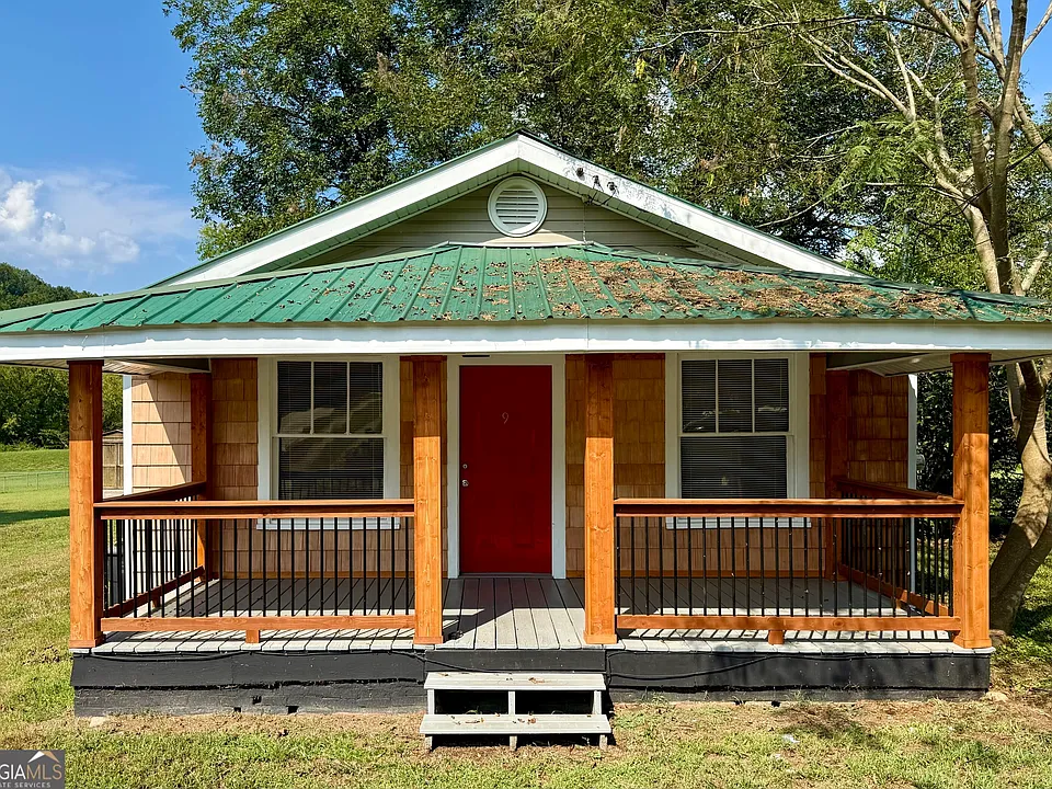 9 Crescent Ave SW