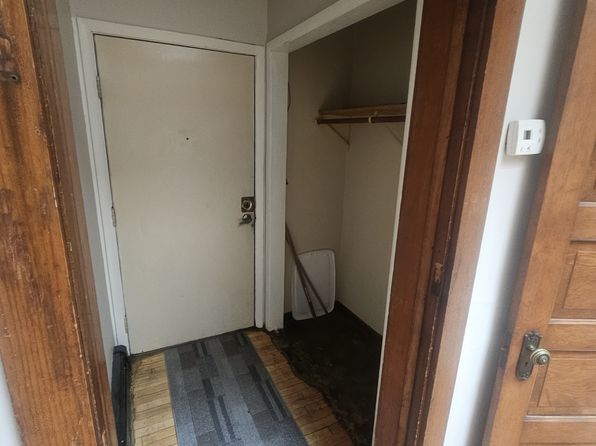 918 1/2 Ludington St #2, Escanaba, MI 49829