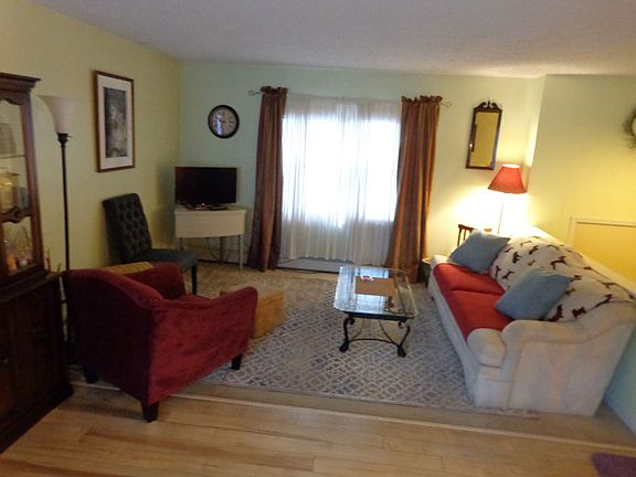 5th image of 42 Pheasant Ct