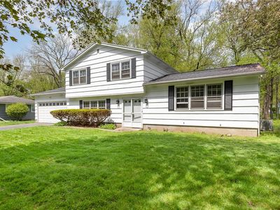 30 Crystal Springs Ln, Fairport, NY, 14450