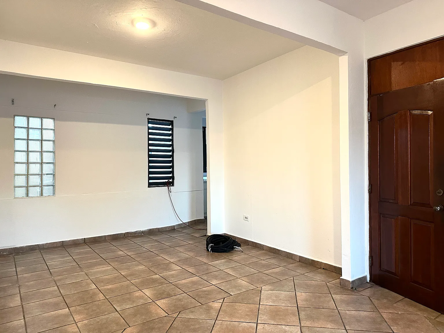 4 bed, 1200 sqft, $1,200 — Photo 3