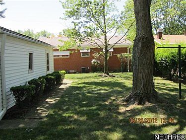 3rd image of 904 Livermore Ln