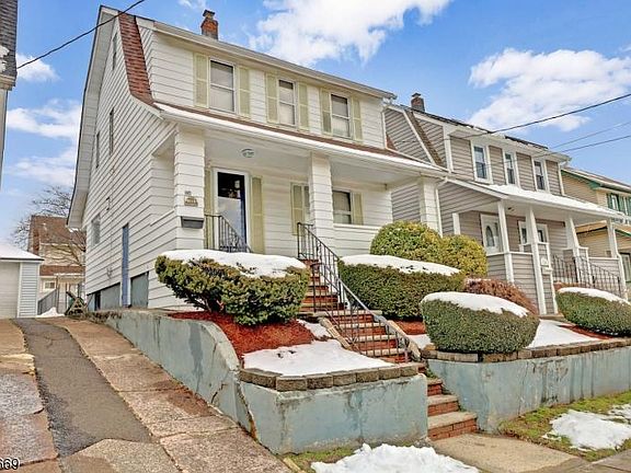 3rd image of 256 Hamilton Ave