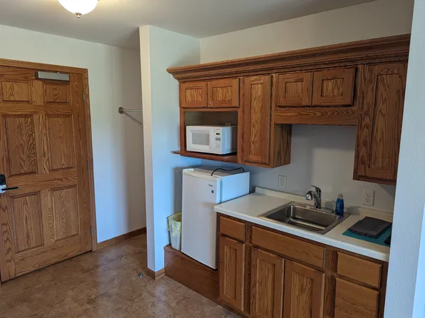 21668 80th St, Cresco, IA 52136