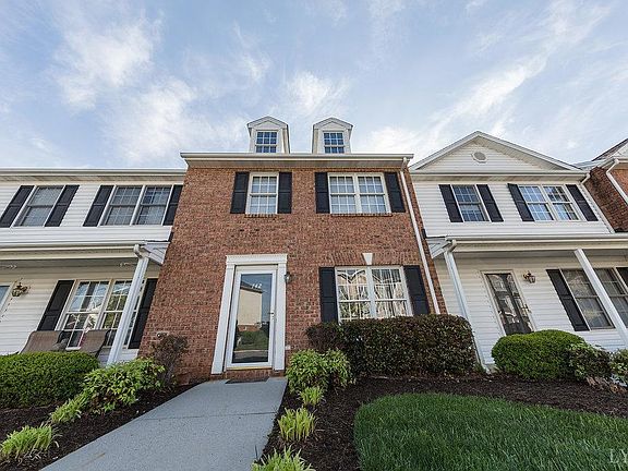 2nd image of 742 Wyndhurst Dr
