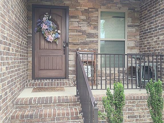 2nd image of 16 Southwind Blvd