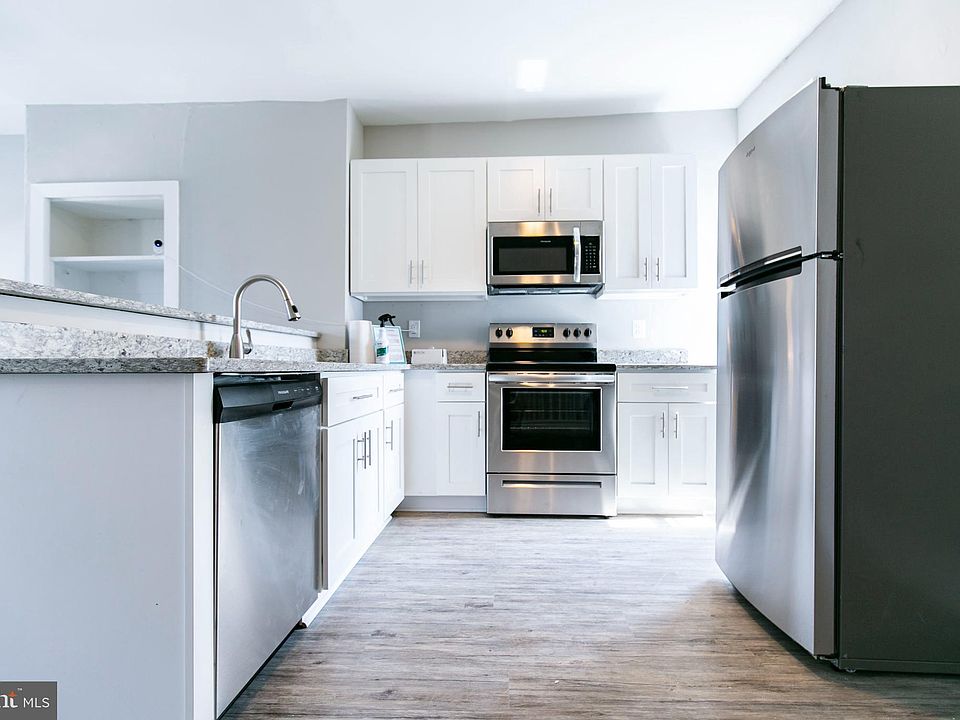1st image of 954 Shackamaxon St Floor 3