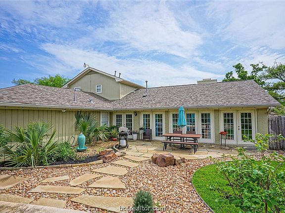 2nd image of 3505 Spring Ln