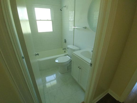 4th image of 2204 Maywood St