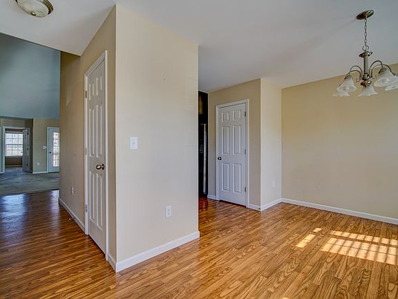 3rd image of 105 Perthwood Pl