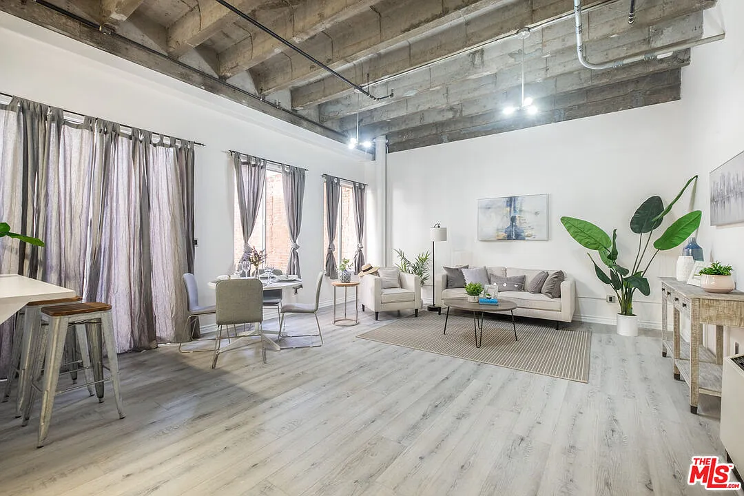 1 bed, 1.0 bath, 800 sqft, $1,950 — Photo 4