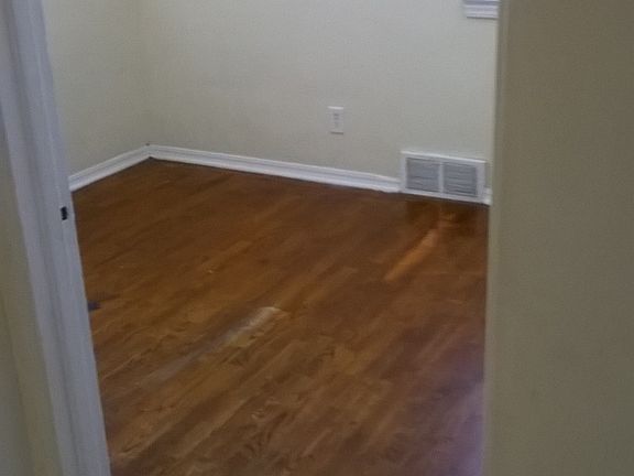 5th image of 271 Helmar Ct