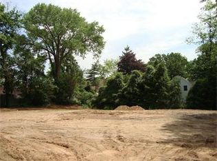 75 Chadwick Rd, Teaneck, NJ 07666