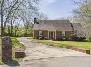 124 Deerfield Dr, Columbia, TN 38401