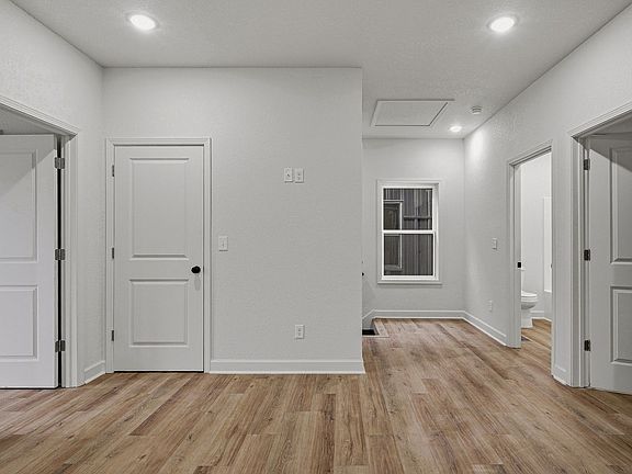 5th image of 401 Houghton St #A