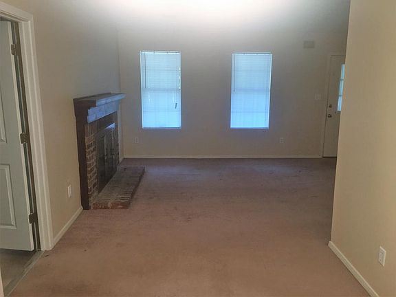 3rd image of 4588 Garden Hills Dr