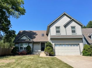 6105 W 158th St, Overland Park, KS 66223