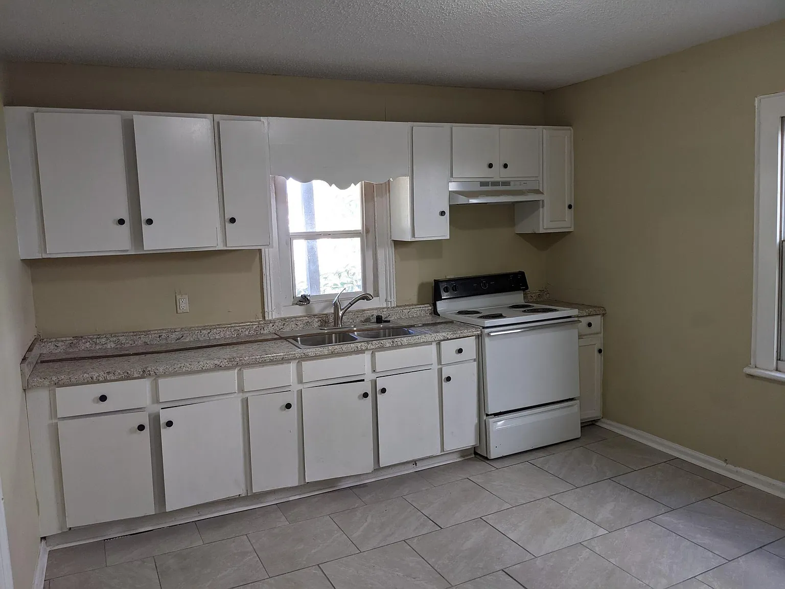 3 bed, 1265 sqft, $1,150 — Photo 4