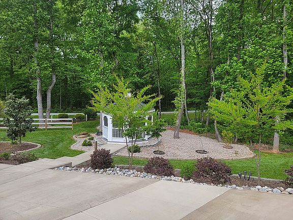 4th image of 8023 Dory Dr