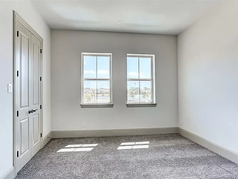 126 Stadium Dr — Photo 9