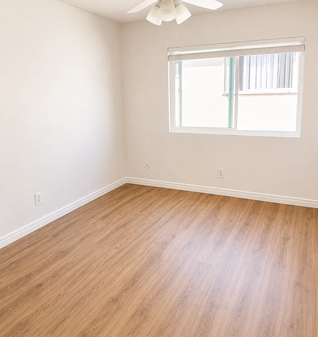 Recently Renovated Glendale Apartment with Updated Kitchen, Parking & Water/Sewer Included — Photo 4