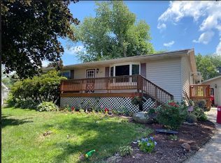 417 E Lincoln Dr, Deforest, WI 53532