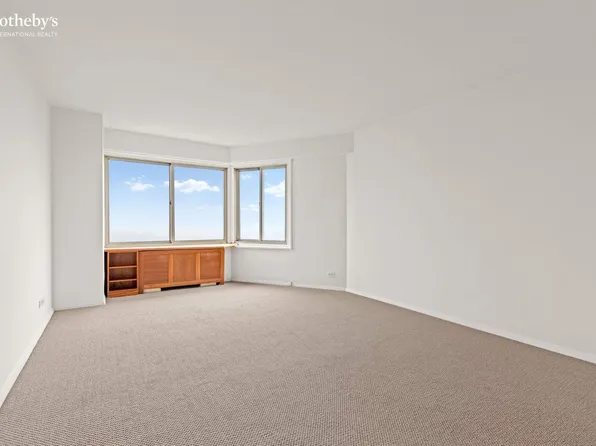 60 Riverside Drive image 14 of 15