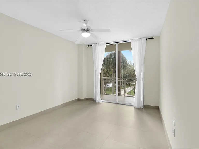 2000 N Bayshore Dr #211 — Photo 10