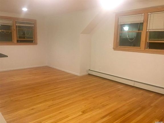 5th image of 458 W Market St