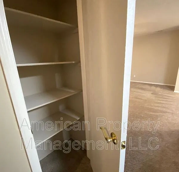 4714 NE Wisconsin St — Photo 14