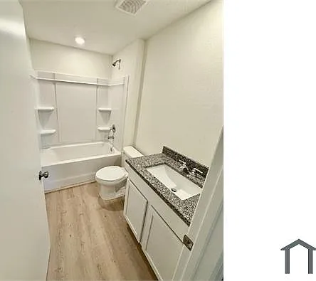 3 bed, 890 sqft, $2,500 — Photo 4
