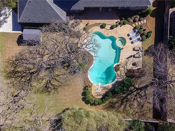 3rd image of 710 Chatham Ct