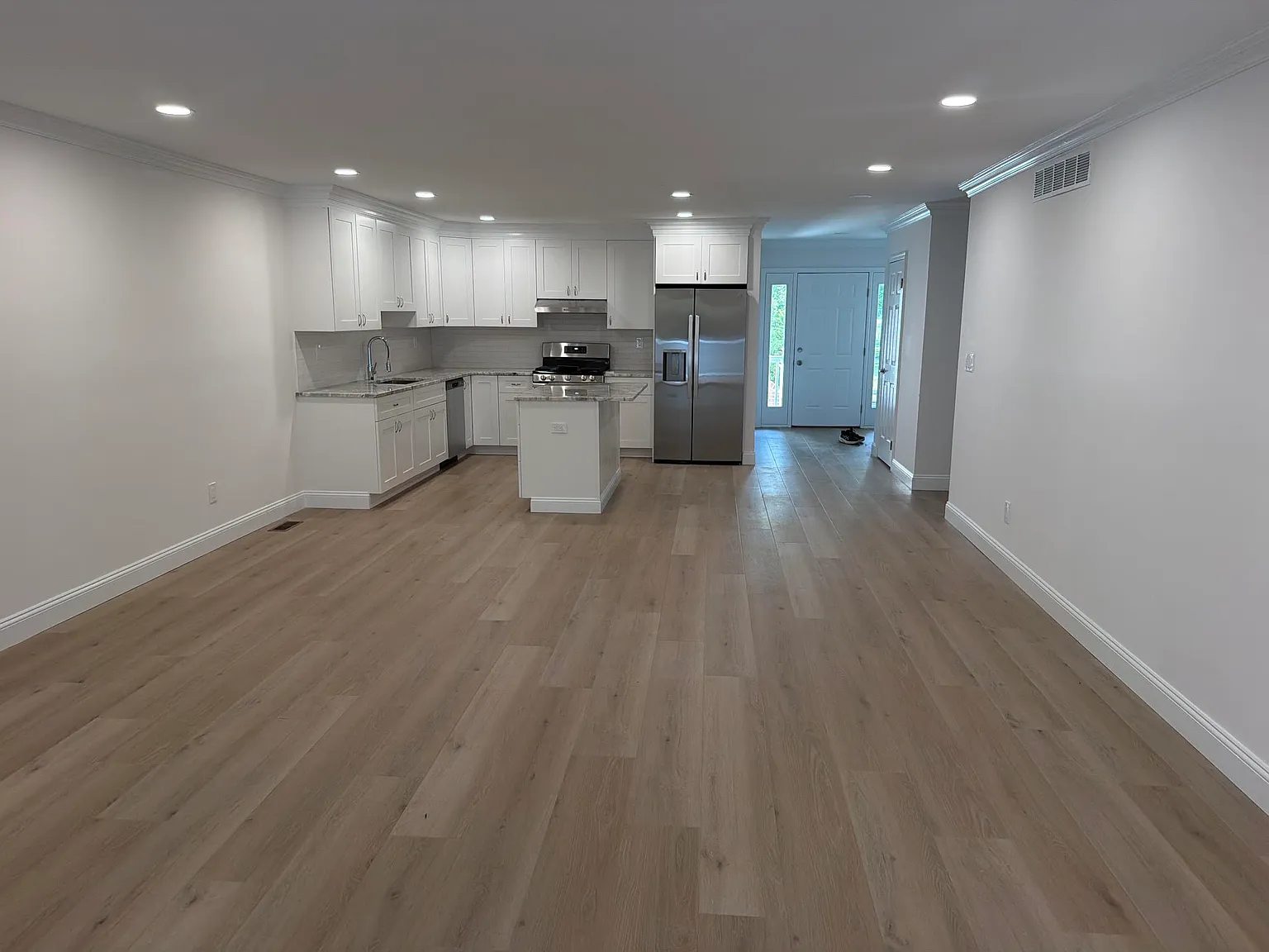 2 bed, 1280 sqft, $3,700 — Photo 1