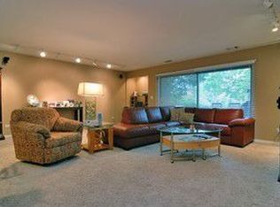 3110 Pheasant Creek Dr #A102, Northbrook, IL 60062