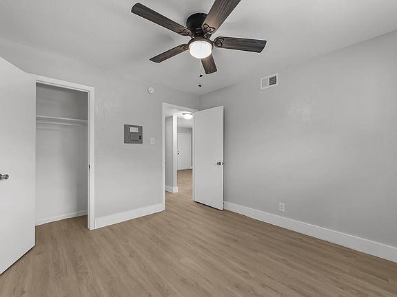 3rd image of 1600 E Belt Line Rd #Db94b33e1