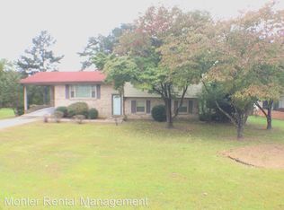 111 Wolfpoint Dr, Fayetteville, NC 28311