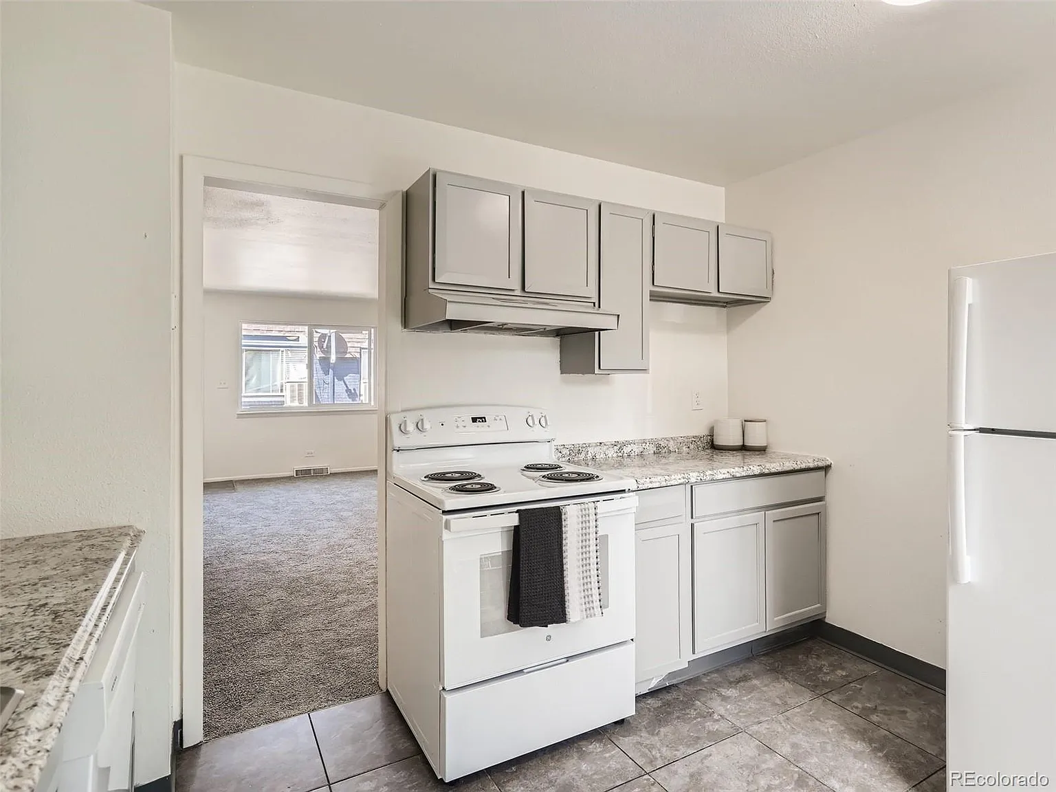 2 bed, 1100 sqft, $1,800 — Photo 4