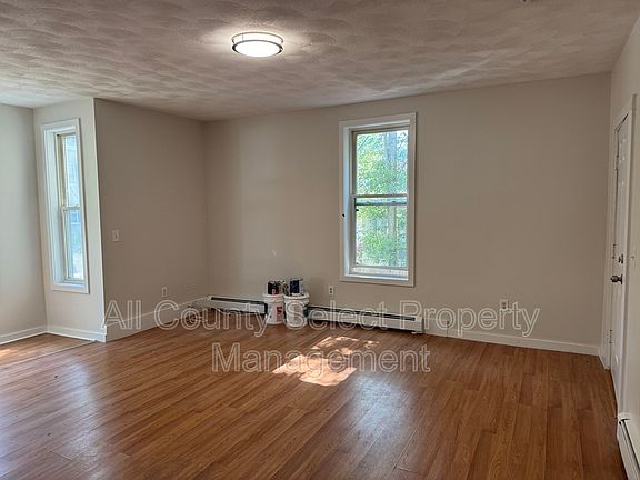 5th image of 85 Groveland St APT 1
