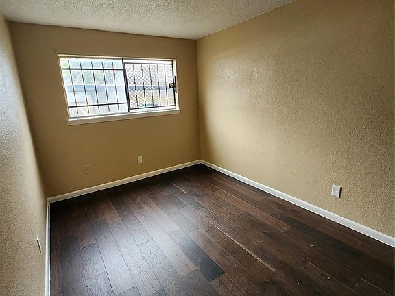 4th image of 4311 Yellowstone Blvd APT 7
