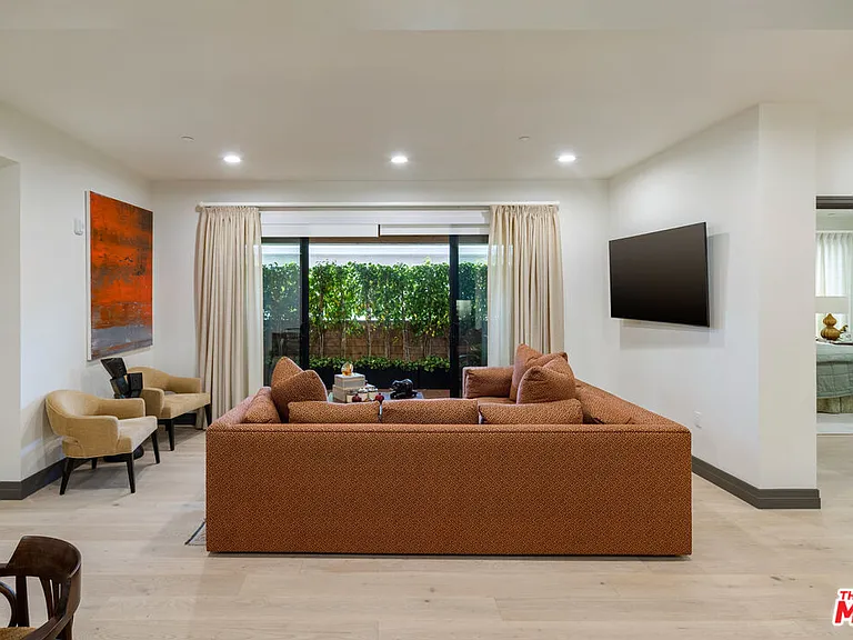 118 N Orlando Ave #201 — Photo 4