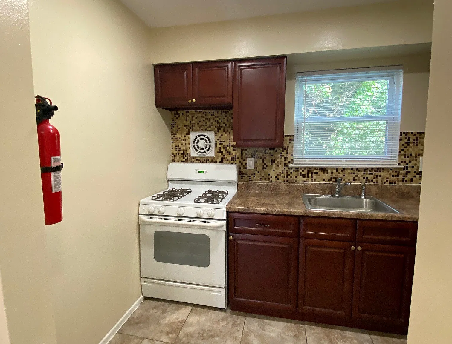 1 bed, 550 sqft, $1,695 — Photo 2