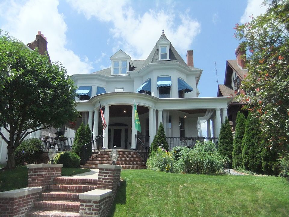 1st image of 635 Oak Hill Ave